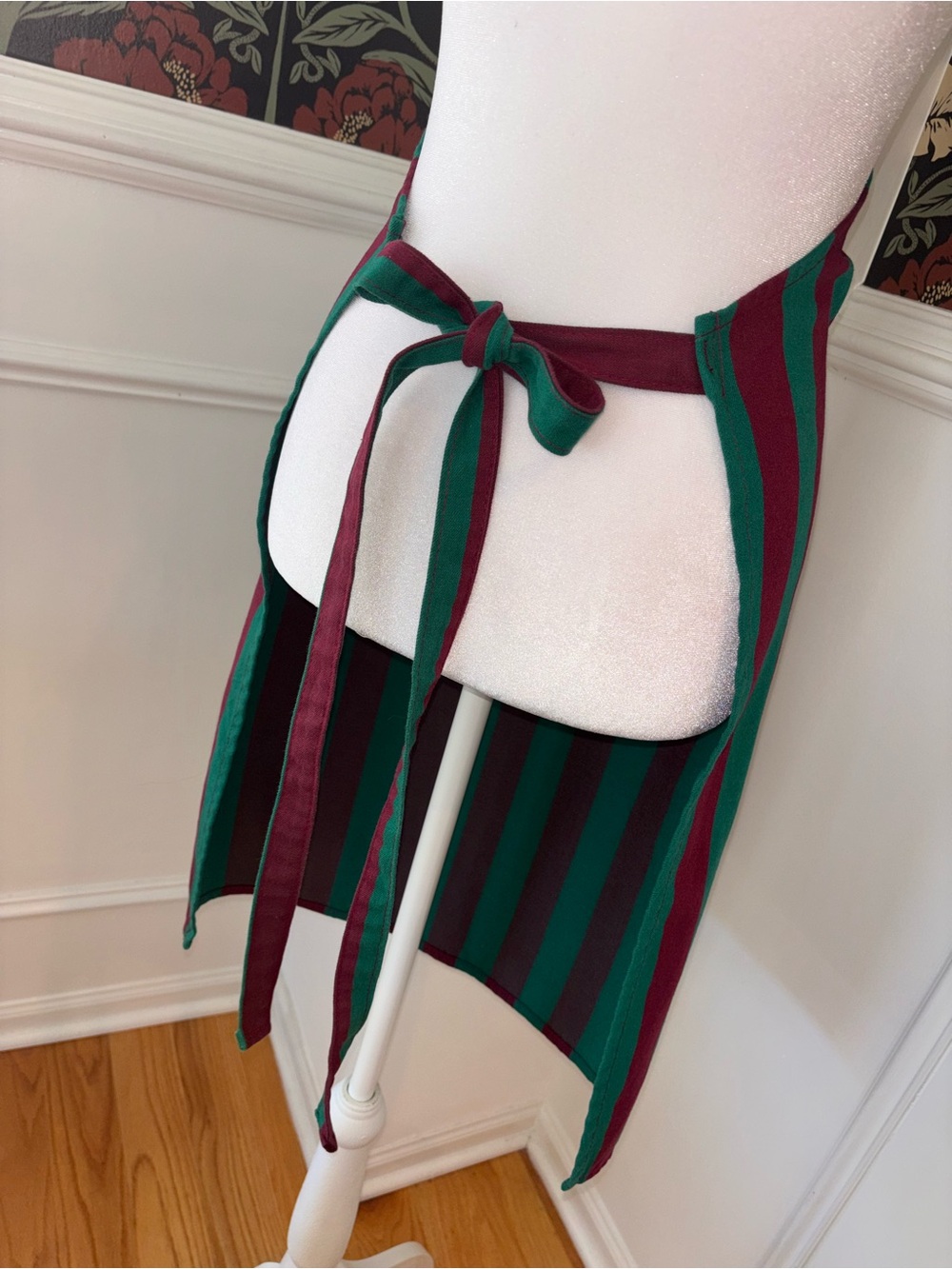 Vintage Striped Full Apron | Cottage Kitchen - Picture 7 of 7